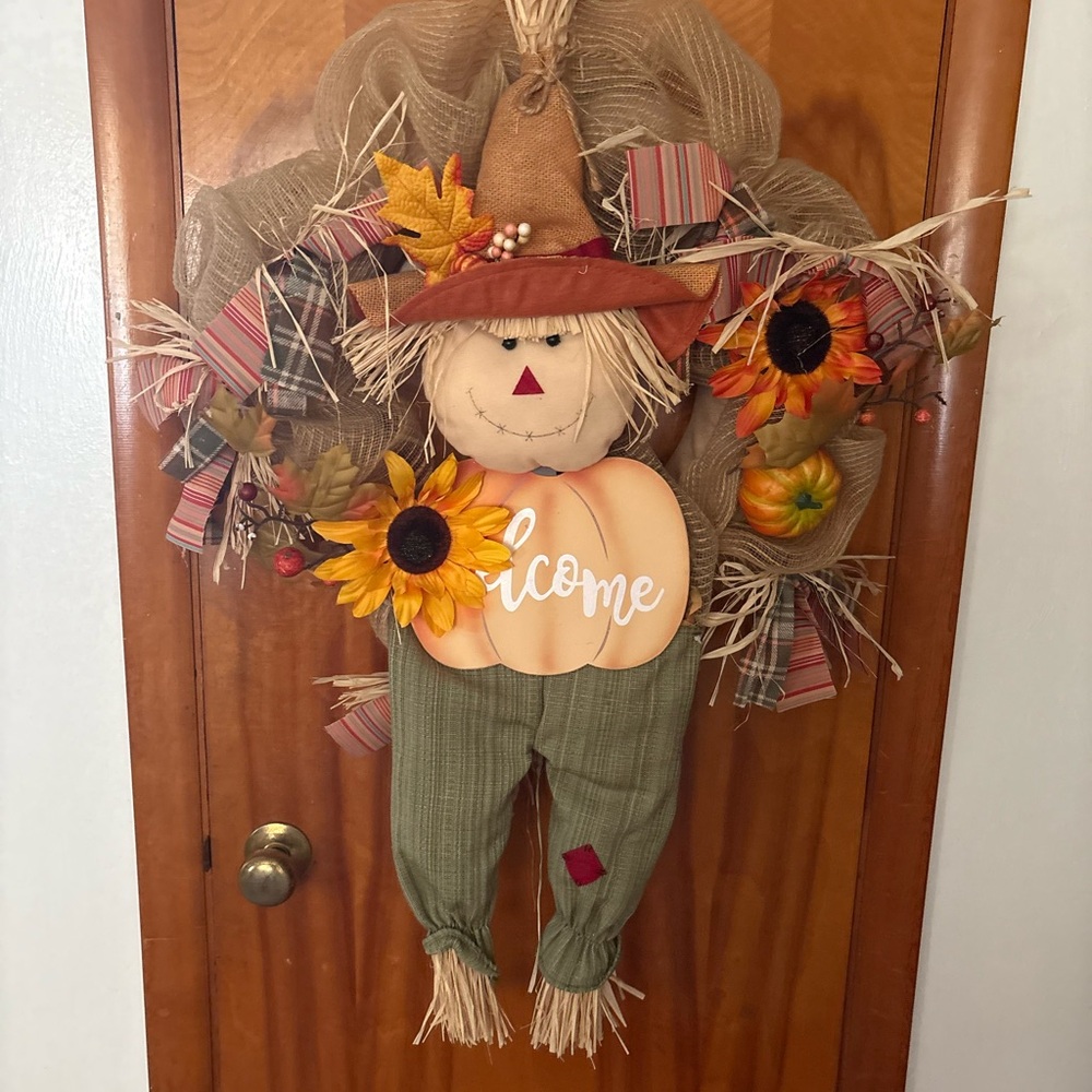 Autumn Scarecrow Wreath with Sunflowers